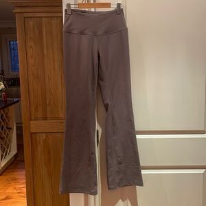 NEW Zella barely flare live in high waist pants in grey kitten size 6